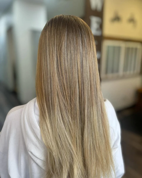 Glassy blonde salon result